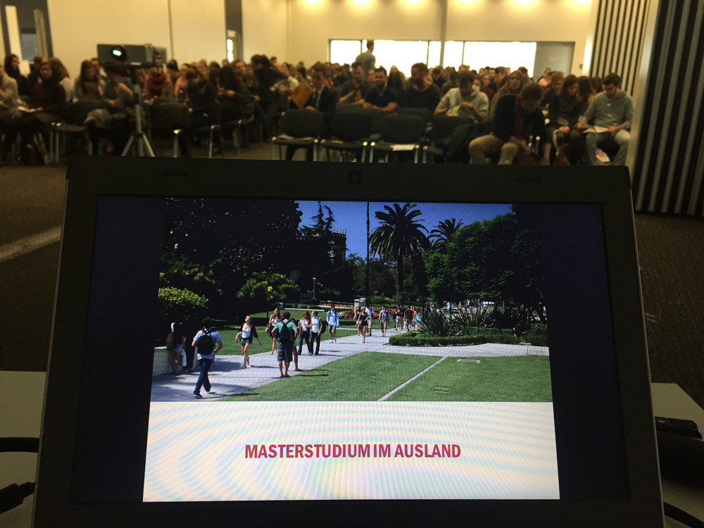 College Contact informiert über ein Vollstudium im Ausland