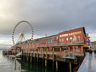 Touristenattraktion in Seattle: Pier 57 mit Miners Landing Seattle, Miners Landing