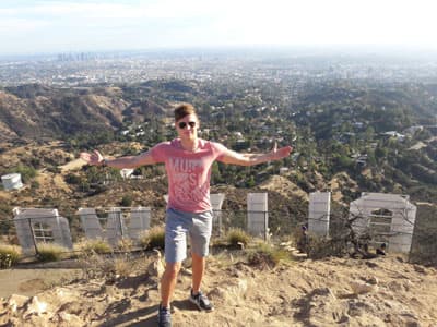 Das Hollywood-Sign-eines der berühmtesten Wahrzeichen der Welt! Semesterstipendiat Calvin Ohly vor dem Hollywood-Sign