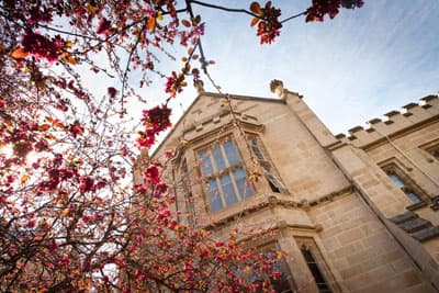 Die University of Melbourne ist eine traditionsträchtige Universität - sie ist die älteste des Staates! Campusgebäude der University of Melbourne