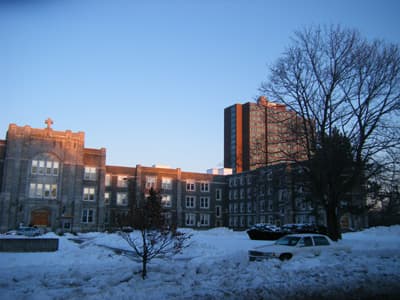 Der winterliche Campus der Saint Mary's University Campus der Saint Mary's University in Kanada