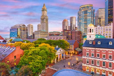 Auslandssemester plus Auslandspraktikum - das MET der Boston University macht's möglich! Skyline von Boston