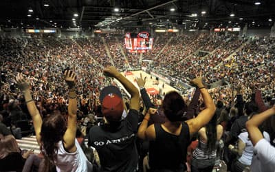 Die Viejas-Arena Eine volle Basketballarena