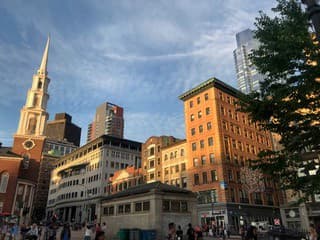 "Entdecke die geschichtsträchtige Stadt Boston auf dem legendären Freedom Trail!" Skyline von Boston