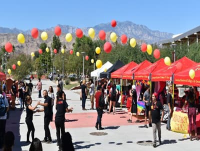 Wer die authentische US College-Experience haben möchte, sollte sich überlegen, einem Club beizutreten! Open Day am College of the Desert