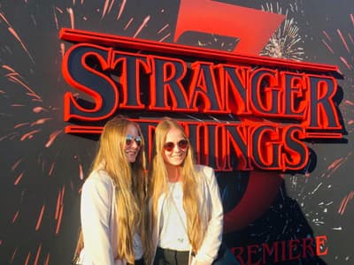 Mittendrin statt nur dabei! Julia und Lena bei der Premiere von Stranger Things