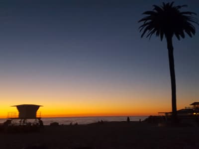 Studieren, dort wo andere Urlaub machen! Sonnenuntergang am Strand
