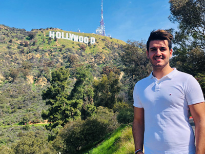 Safin Ilyas vor dem Hollywood-Sign