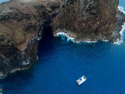 Im Studiengang Marine Sciences steht praktisches Lernen an oberster Stelle! Ein Boot bei einer Expedition der HPU