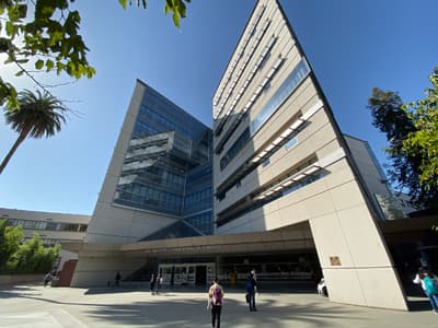 Auch der regelmäßige Besuch in der Unibibliothek gehört zum Auslandssemester. Bibliothek der SJSU