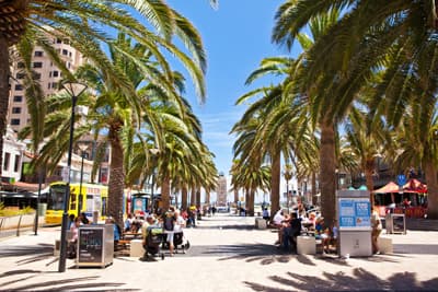 Die Strände im Süden Australiens sind immer einen Besuch wert! Die Prominade des Glenelg Beach