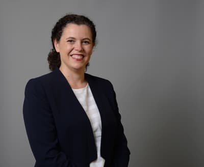 Dr. Natalie Klein ist Director of Postgraduate Studies an der UNSW Sydney Faculty of Law. Dr. Natalie Klein als Portrait