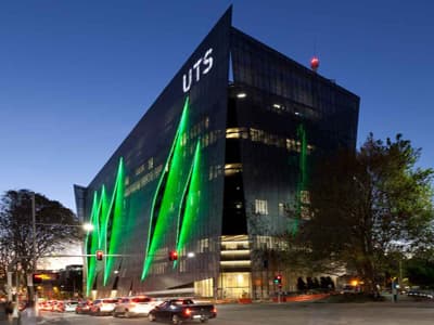 Die Faculty of Engineering and IT ist nur eins der imposanten Gebäude der UTS! Die Faculty of Engineering und IT an der University of Technology Sydney