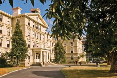Gap Year-Studenten bekommen die Möglichkeit, in die verschiedensten Fachbereiche reinzuschnuppern! Faculty of Law der Victoria University of Wellington