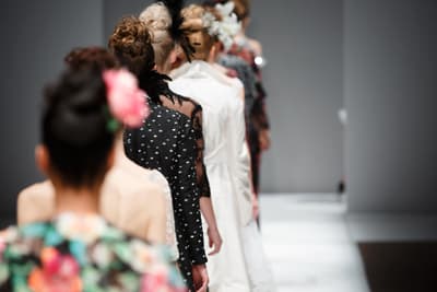 Italiens Fashion-Hauptstadt Models auf einem Laufsteg