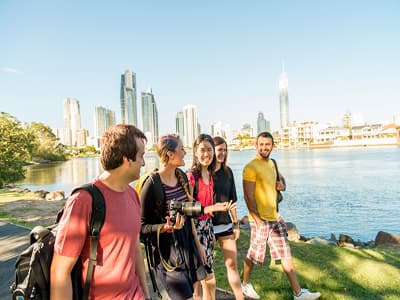 Sonnenschein im Auslandssemester garantiert! Studenten an der Gold Coast