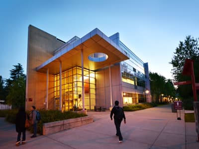 Ab September 2021 kehrt die KPU wieder zur Präsenzlehre zurück. Surrey Campus der KPU