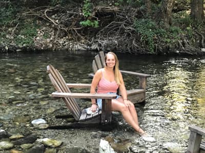 Mit dem Auto die Sehenswürdigkeiten Kaliforniens erkunden! Maren auf einem Roadtrip