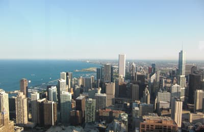 In der "Windy City" gibt es viel zu entdecken! Blick von oben auf die Metropole Chicago