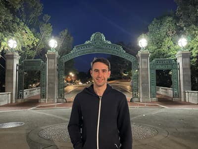 In und um Berkeley herum gibt es viel zu entdecken! BGA-Student Alex auf dem Campus der UC Berkeley