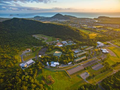 Spannende Studienoptionen in tropischer Umgebung Campus der James Cook University in Cairns