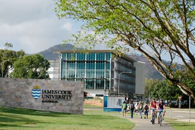 Überzeuge dich selbst von den spannenden Studienoptionen der JCU! Campus der James Cook University in Townsville
