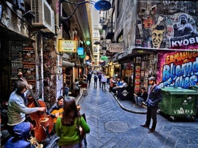 Melbourne hat eine florierende Kunstszene und es gibt überall etwas zu entdecken. Melbourne hat eine florierende Kunstszene und es gibt überall etwas zu entdecken.