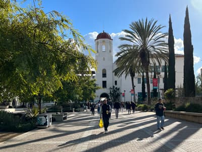Erlebe richtiges amerikanisches Campusfeeling! Campus der SDSU