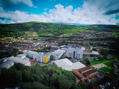 Business-Studierende leben auf dem Treforest Campus in Pontypridd Aerial shot vom Treforest Campus in Pontypridd