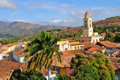 Kolonialer Charme: Die Altstadt von Trinidad in Kuba Blick auf die Altstadt von Trinidad de Cuba