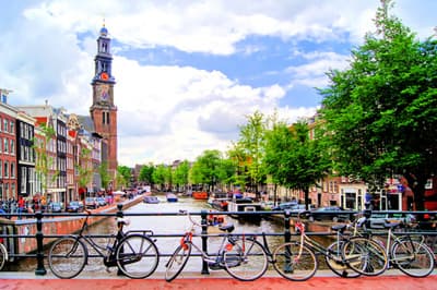 Die Westerkerk an der Prinsengracht im Zentrum von Amsterdam (Niederlande) Prinsengracht und Westerkerk in Amsterdam (Niederlande)